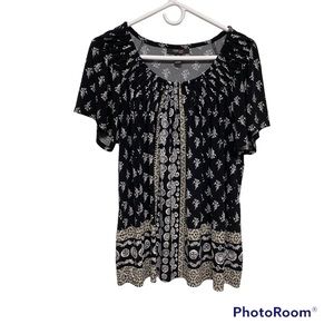 Size 2X Black White and Gold Style & Co Flowy Pattern Short Sleeve Blous